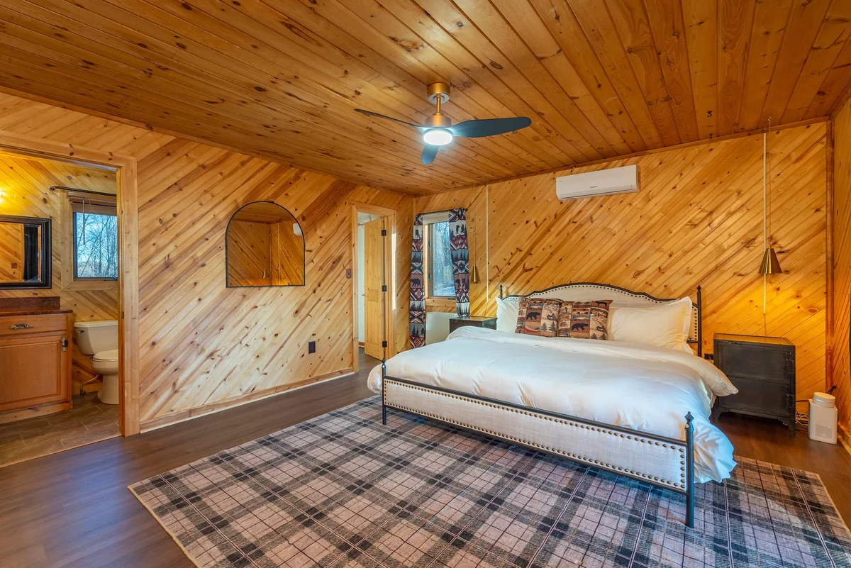 Bedroom image 1