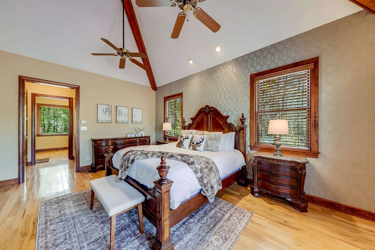 Bedroom image 1