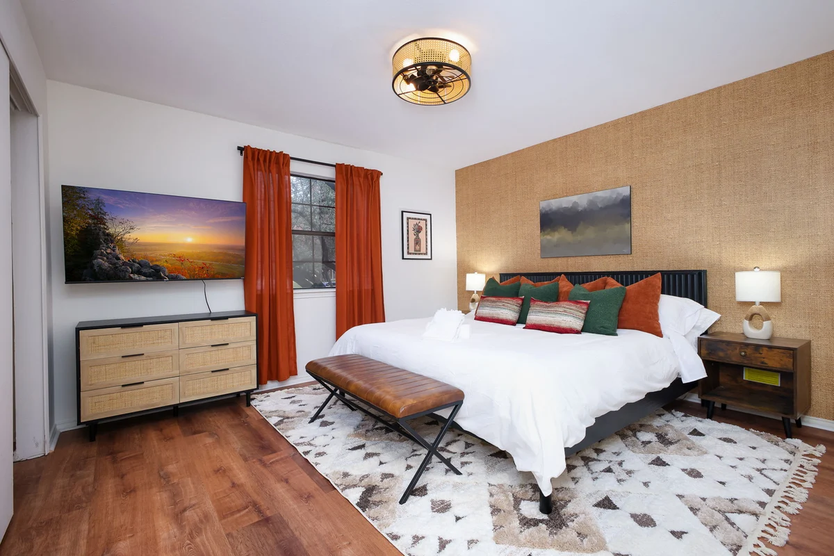 Bedroom image 1