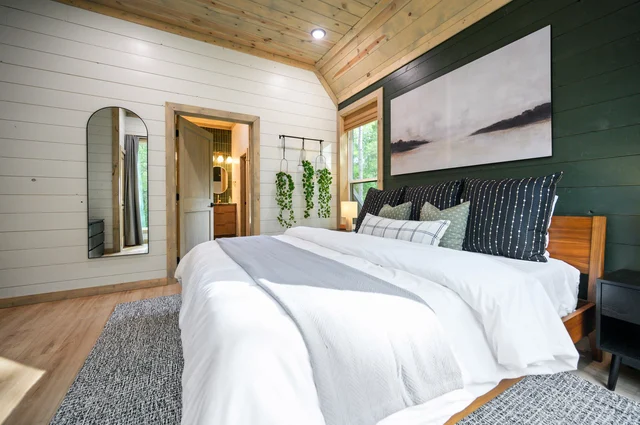 Bedroom image 1