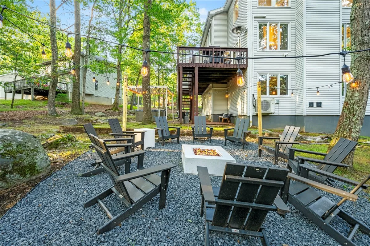 Home in Palmerton property photo 2