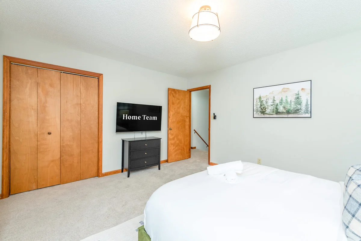 Bedroom image 1
