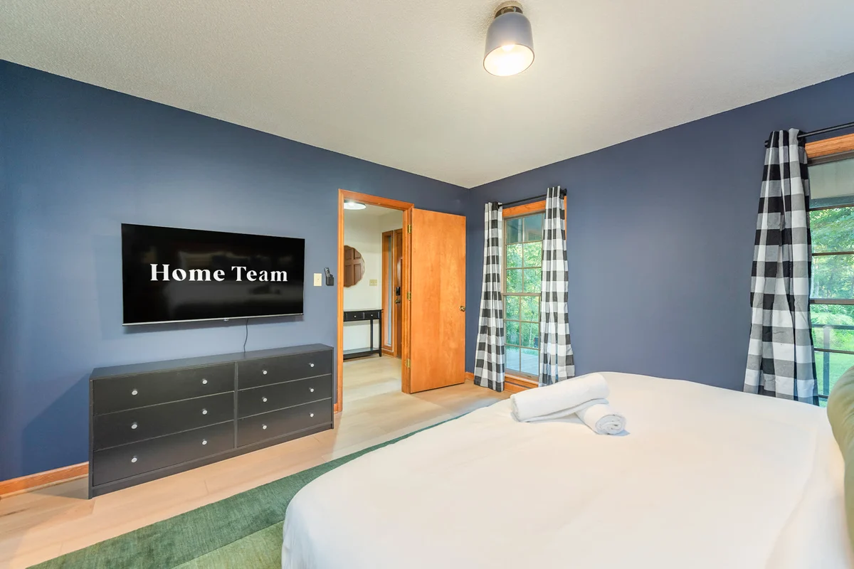 Bedroom image 1