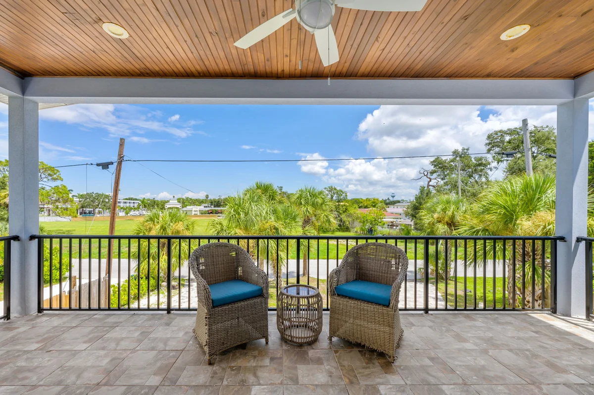 Home in Sarasota property photo 4