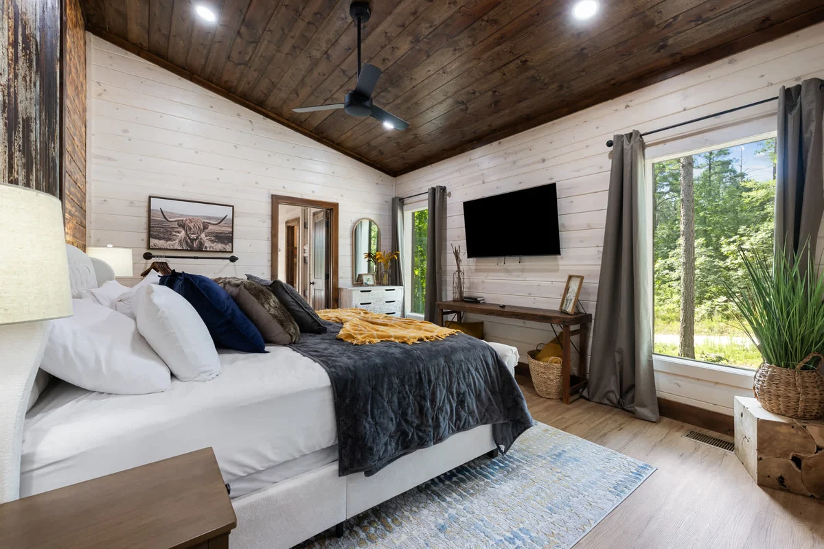 Bedroom image 1