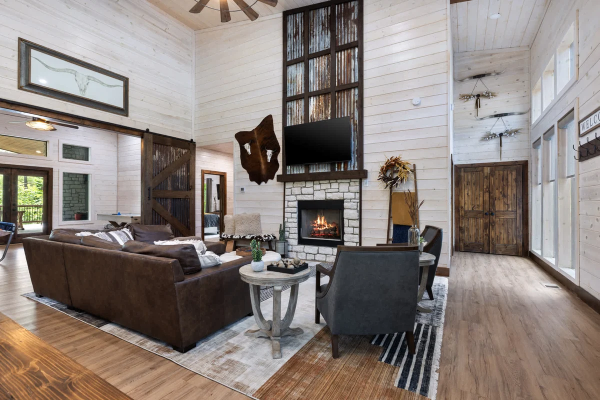 Home in Broken Bow property photo 2