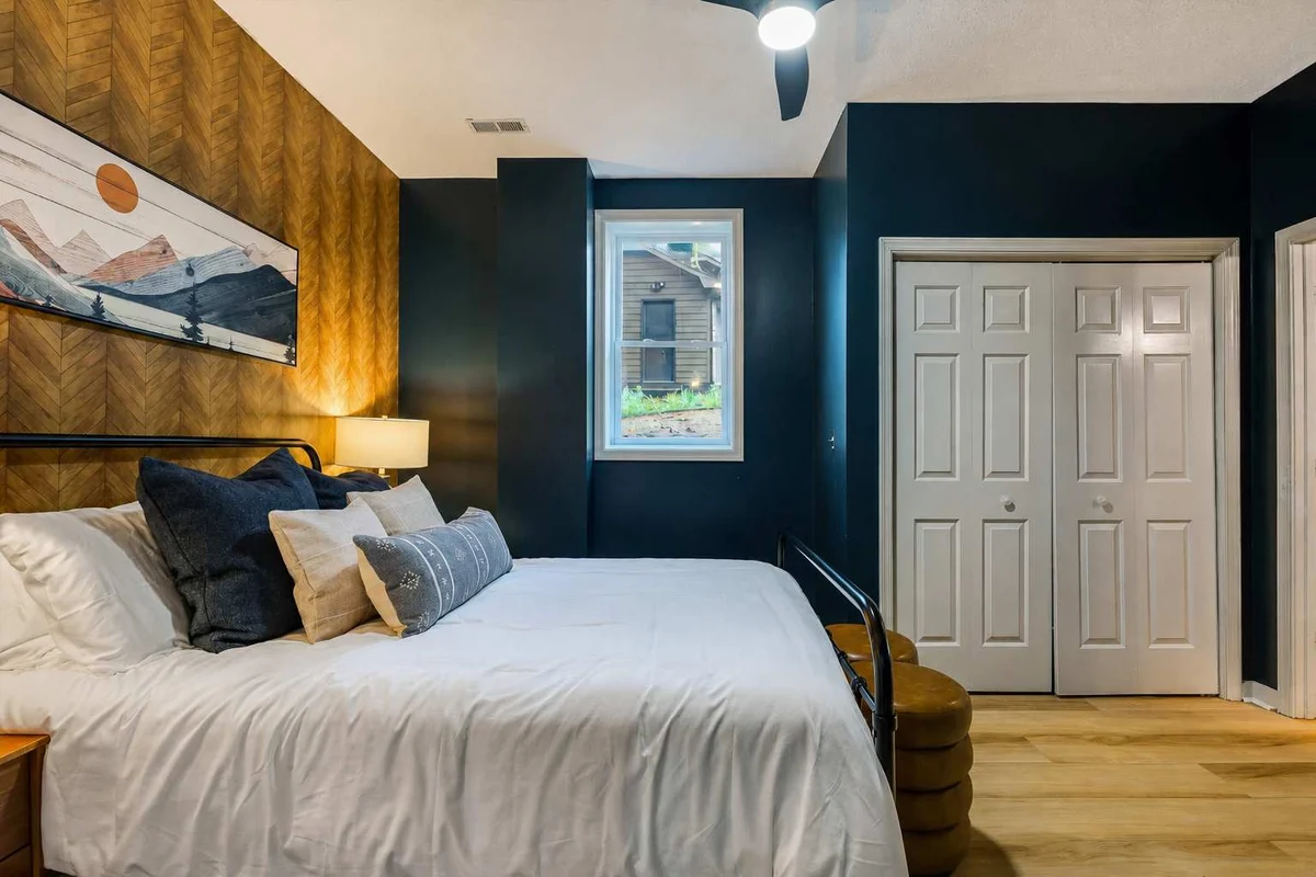 Bedroom image 1