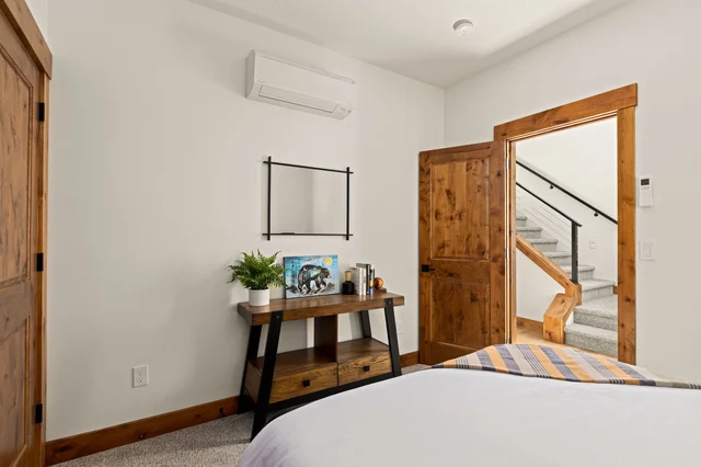 Bedroom image 1