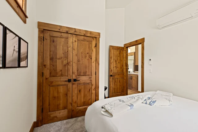 Bedroom image 1