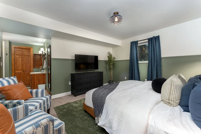Bedroom image 1