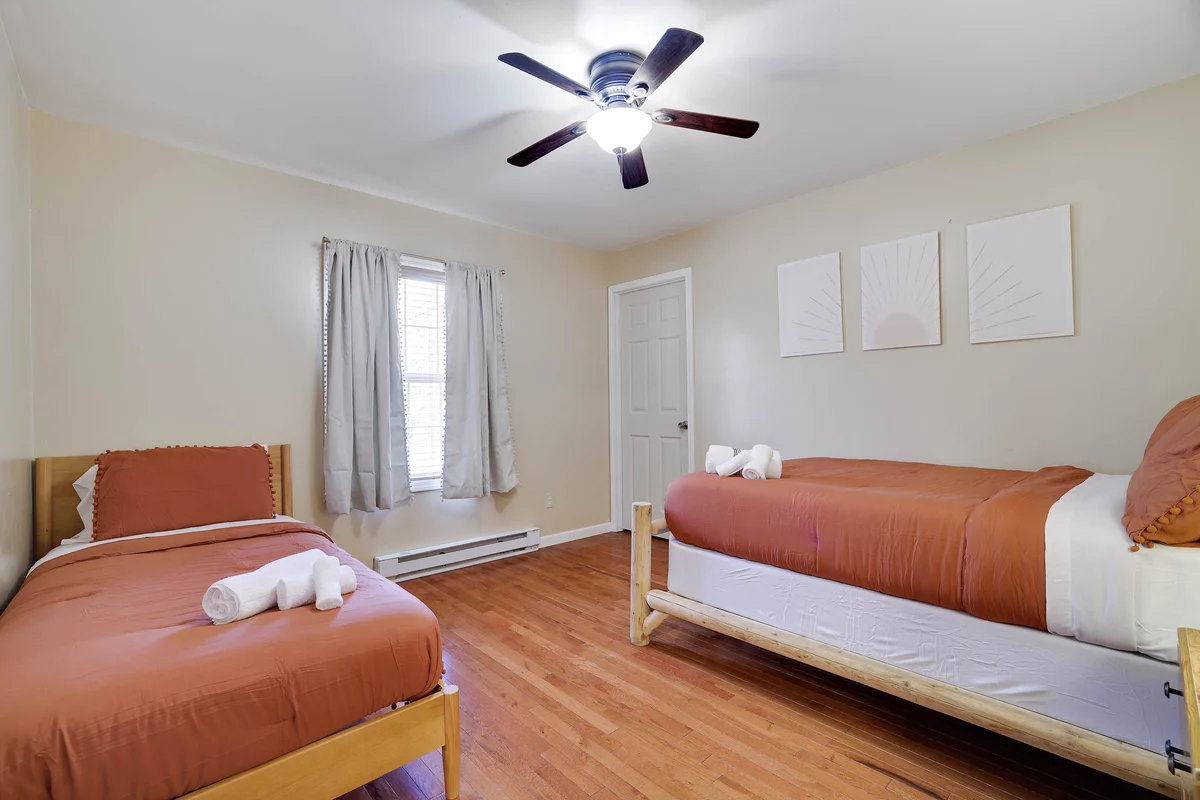 Bedroom image 1