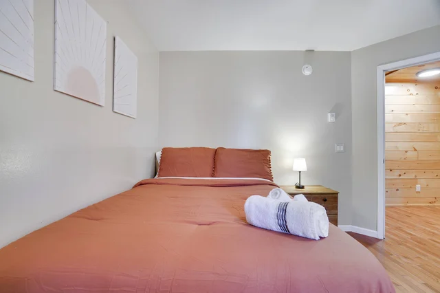 Bedroom image 1