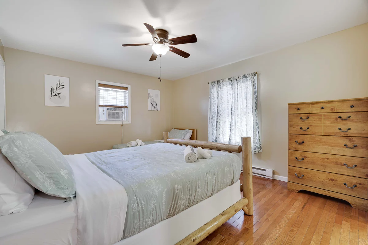 Bedroom image 1