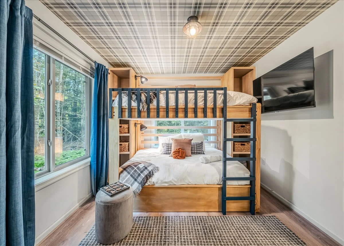 Bedroom image 1