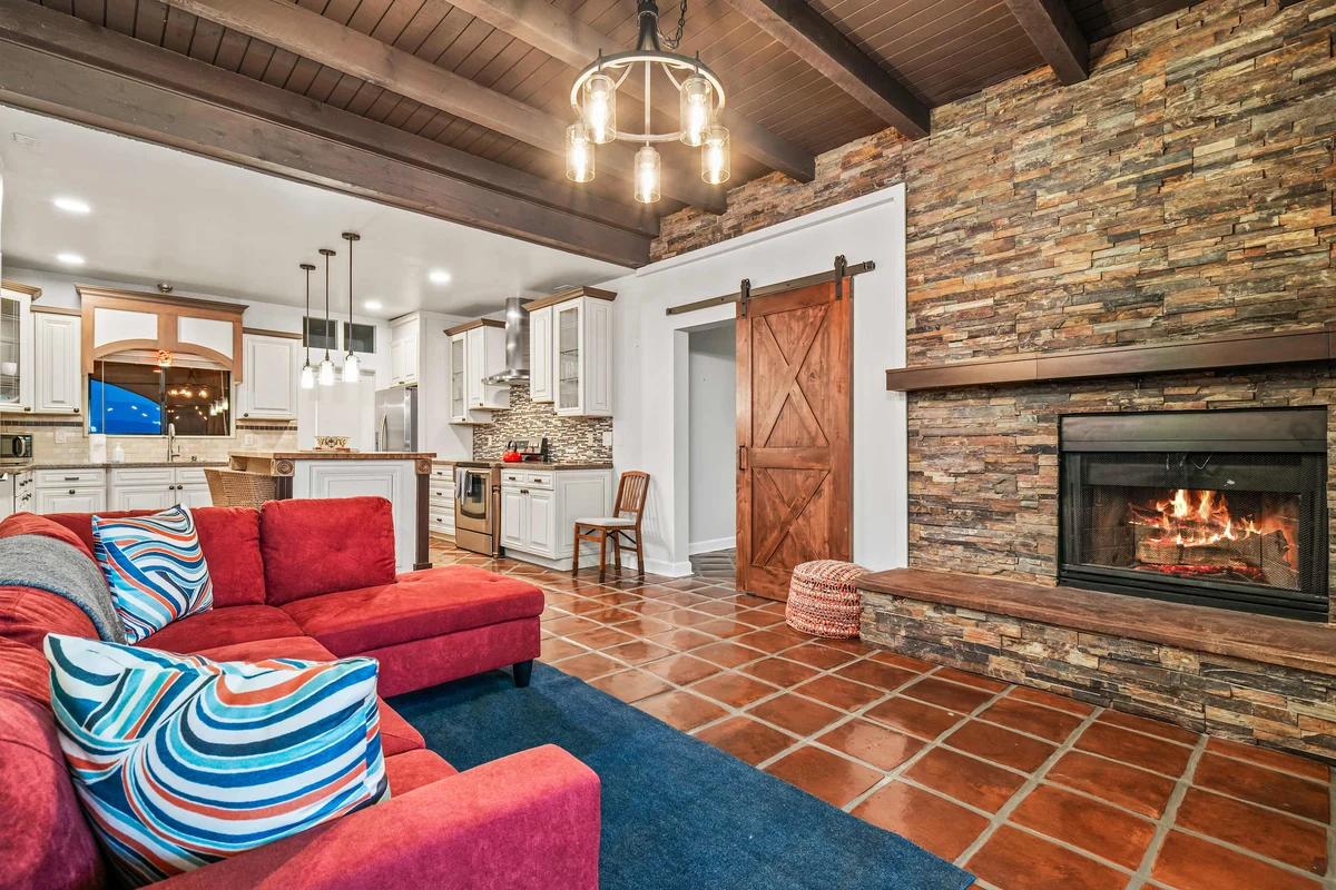 360° Mtn Views, Fireplace, Patio, Bird Watching property photo 4