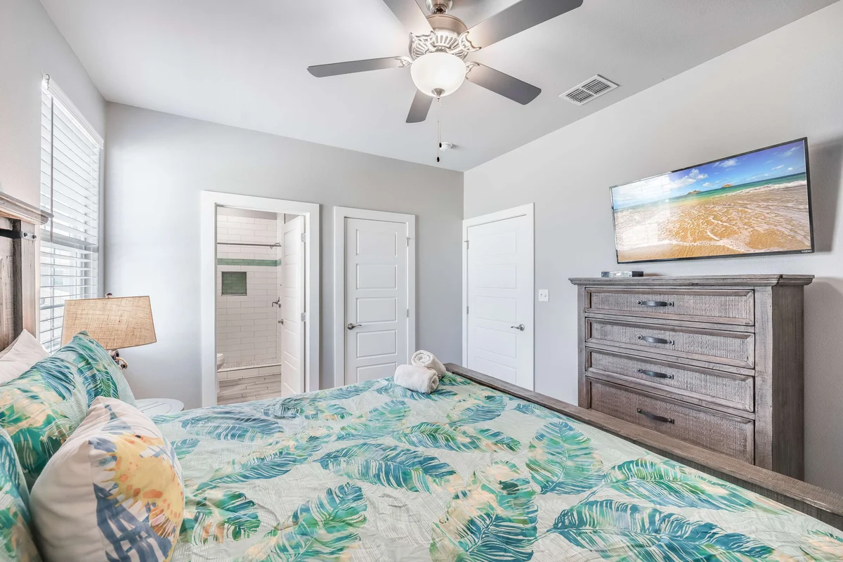 Bedroom image 1