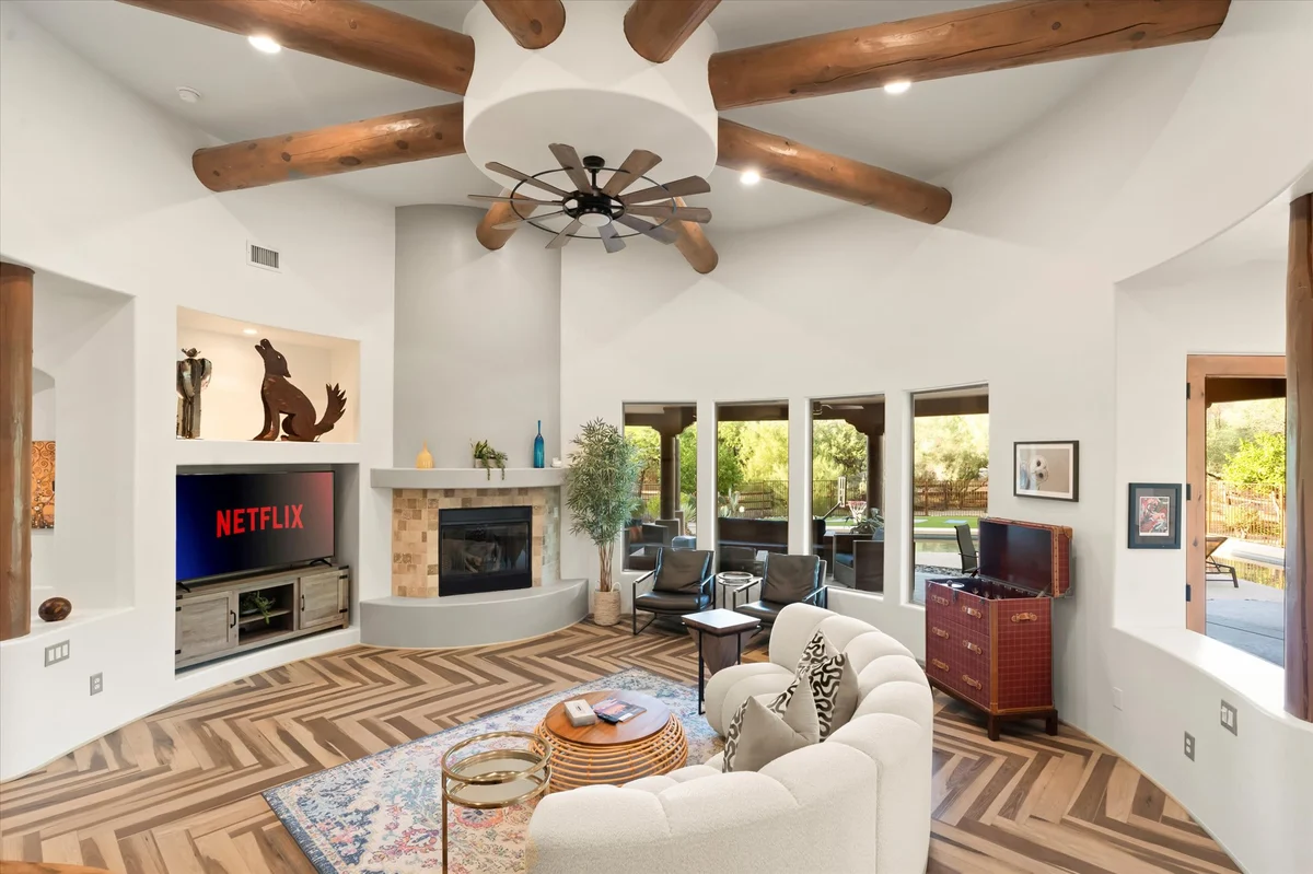 Home in Scottsdale property photo 2