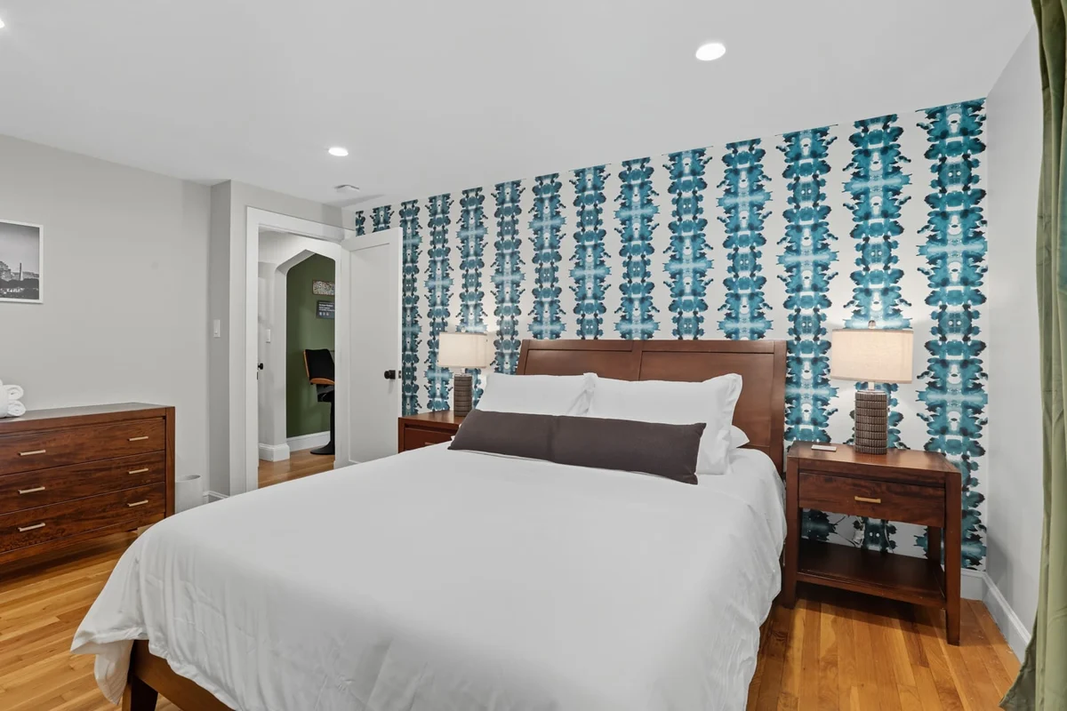 Bedroom image 1