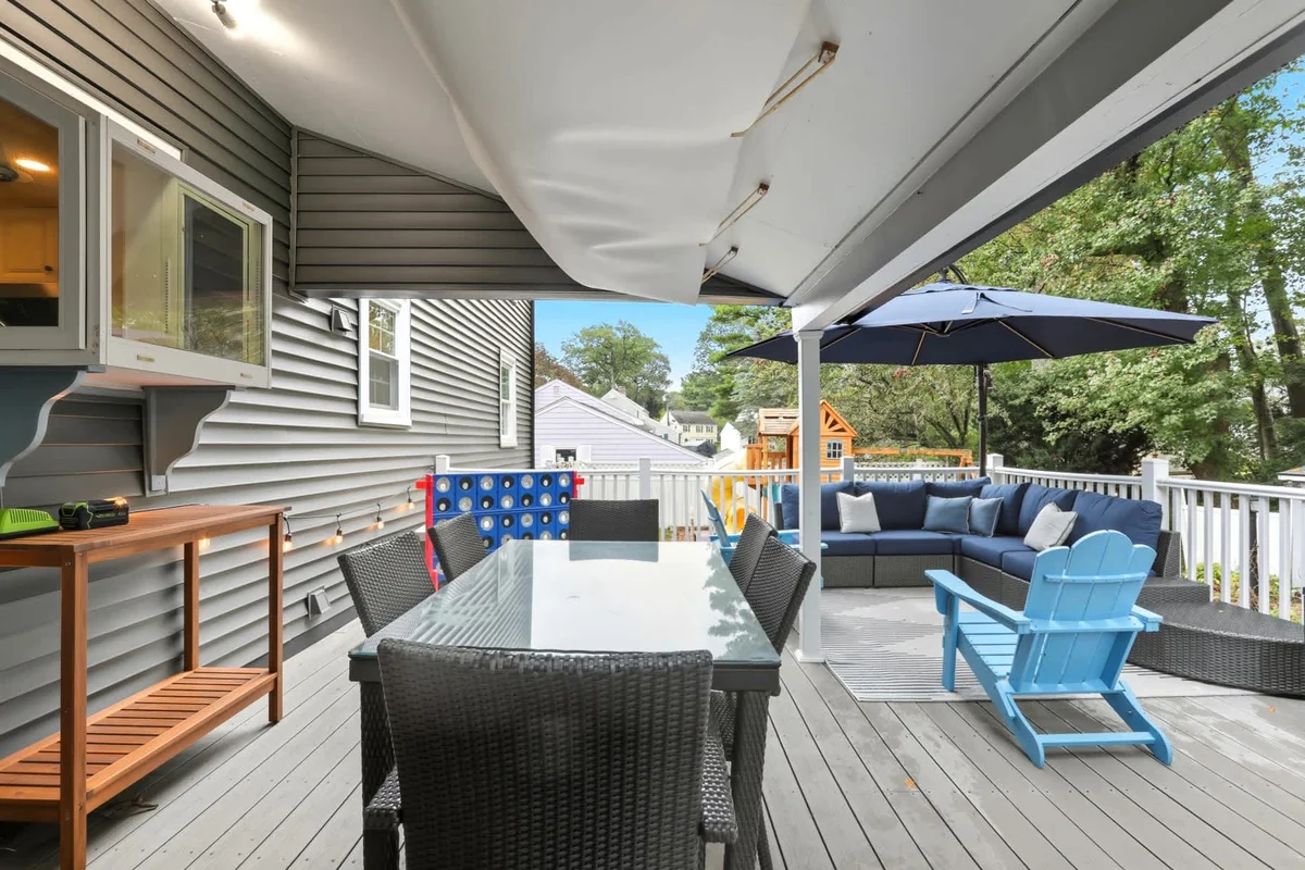 Home in Stoneham property photo 3