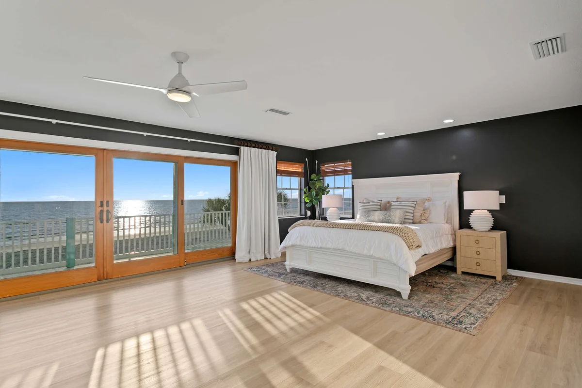 Home in Indian Shores property photo 4