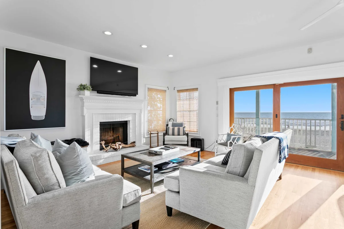 Home in Indian Shores property photo 2