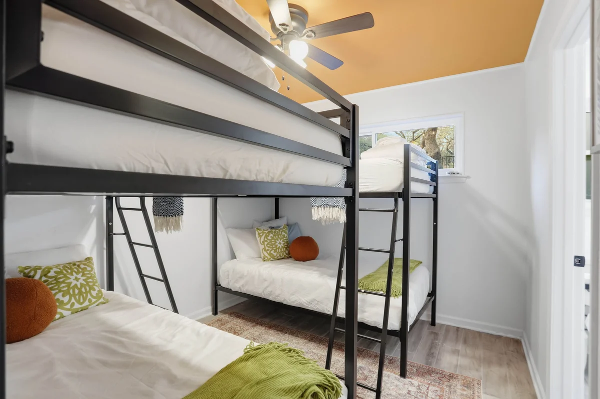 Bedroom image 1