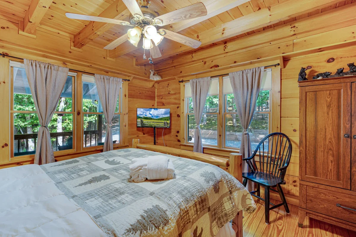 Bedroom image 1