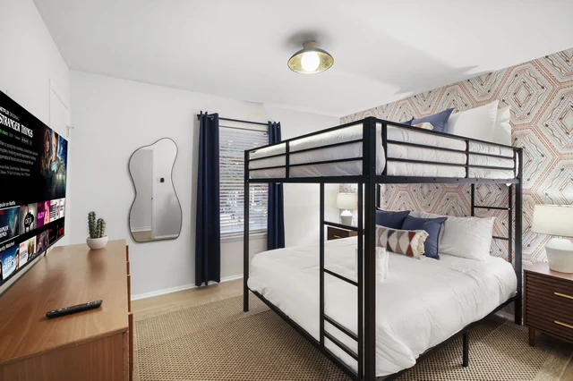 Bedroom image 1