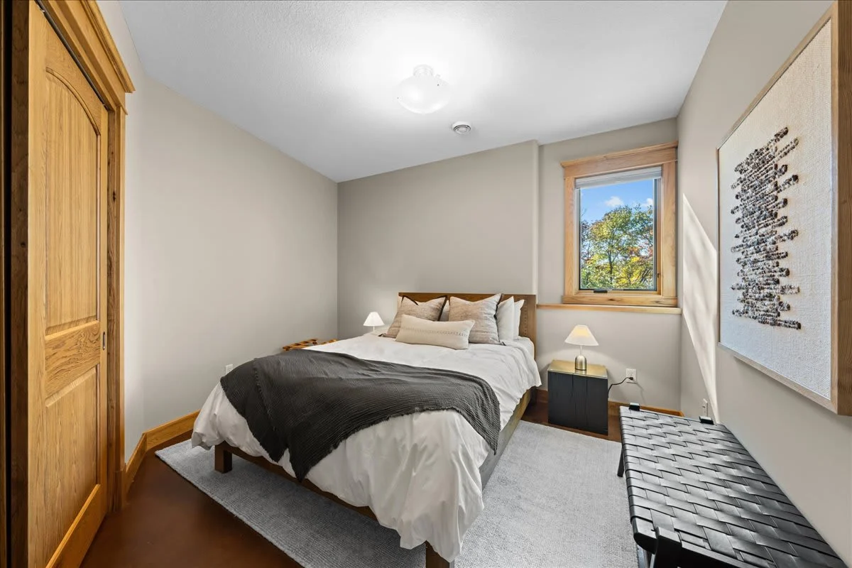 Bedroom image 1