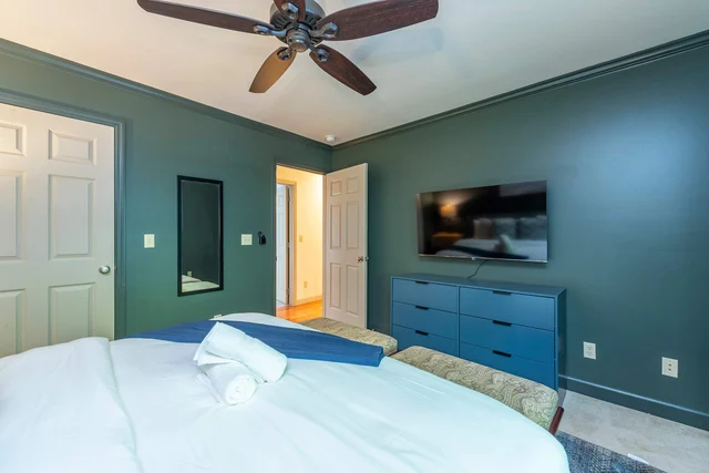 Bedroom image 1