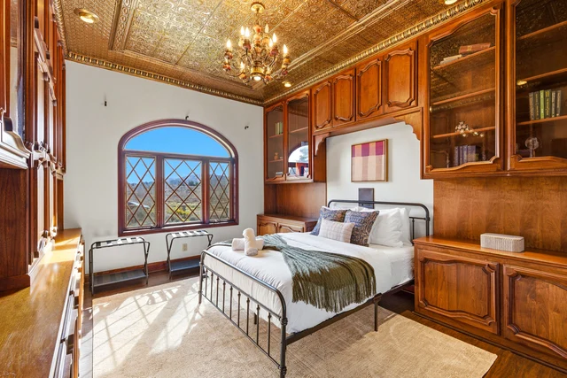Bedroom image 1