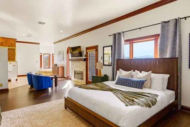 Bedroom image 1