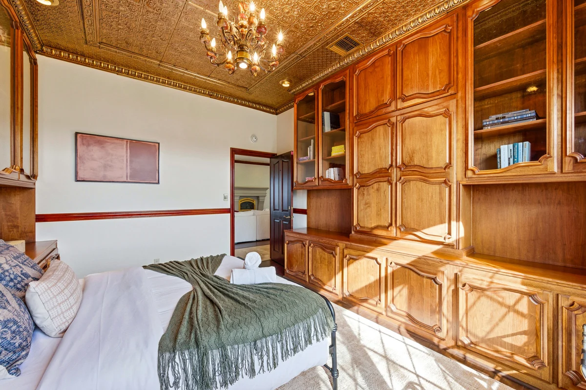 Bedroom image 1