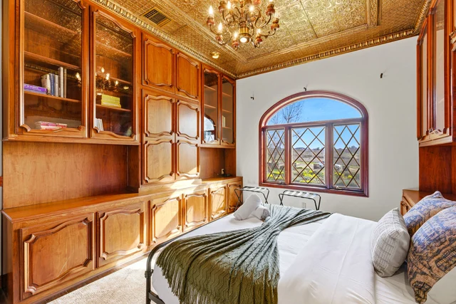 Bedroom image 1