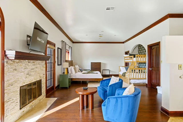 Bedroom image 1