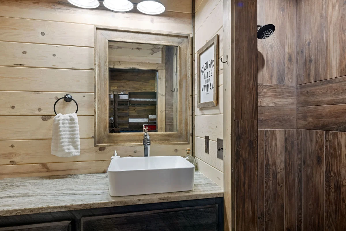 Bathroom image 1