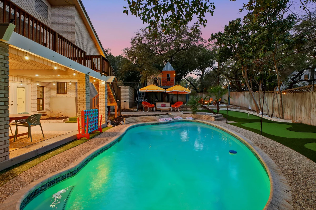 Home in San Antonio property photo 3