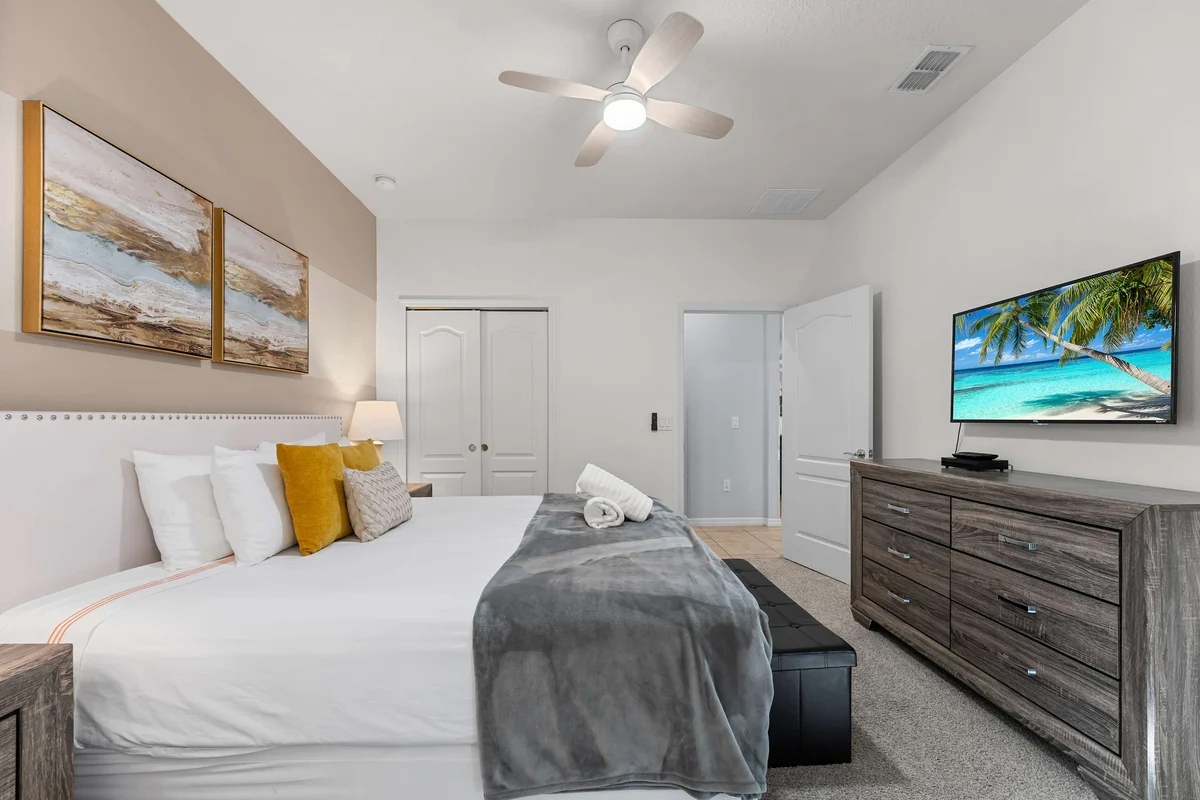 Bedroom image 1