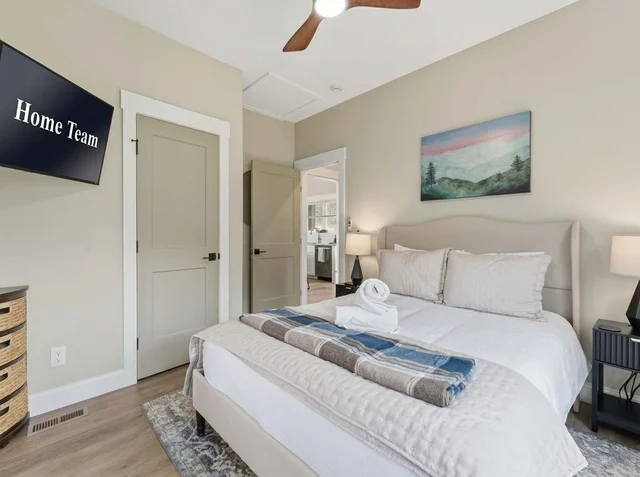 Bedroom image 1