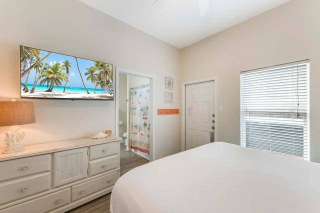 Bedroom image 1