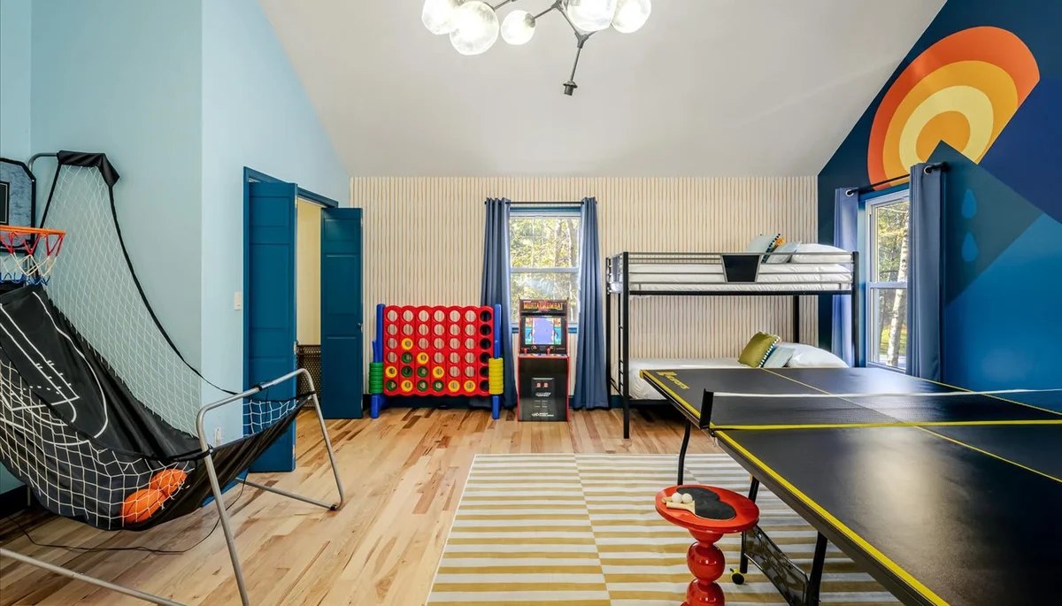 Pocono Lake: Slps 13, Sauna, Hot Tub, Game Room property photo 3