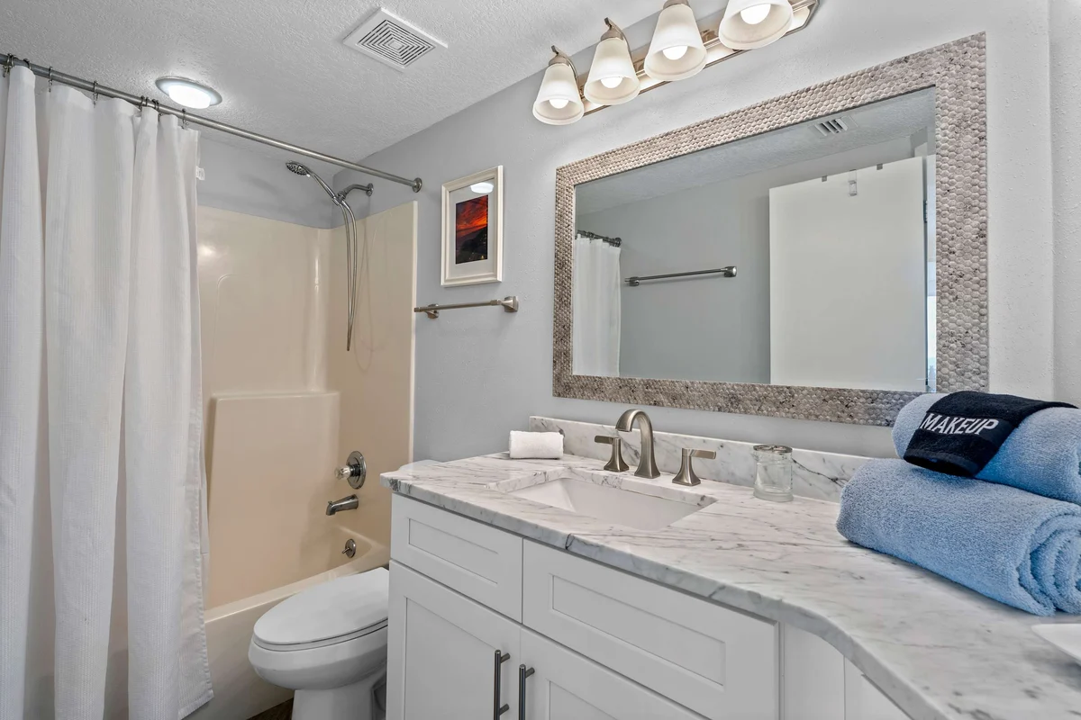 Bathroom image 1