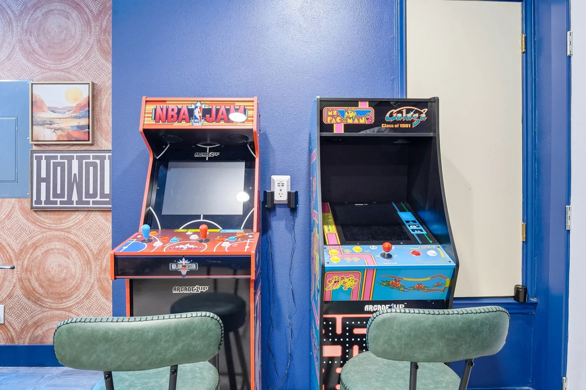 Resort Style Backyard, Arcade Games, Hot Tub property photo 4