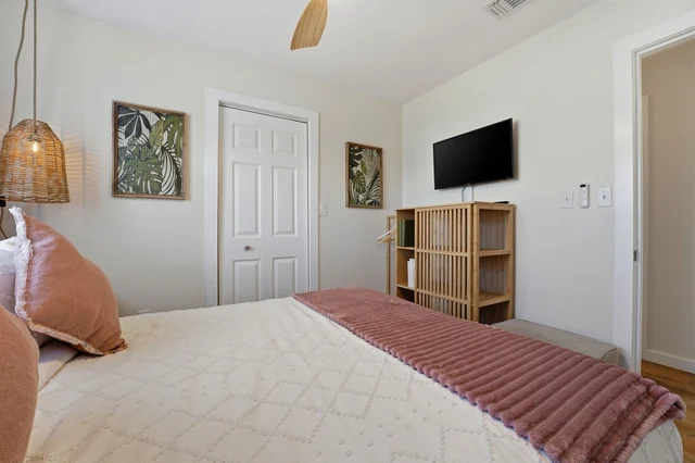 Bedroom image 1