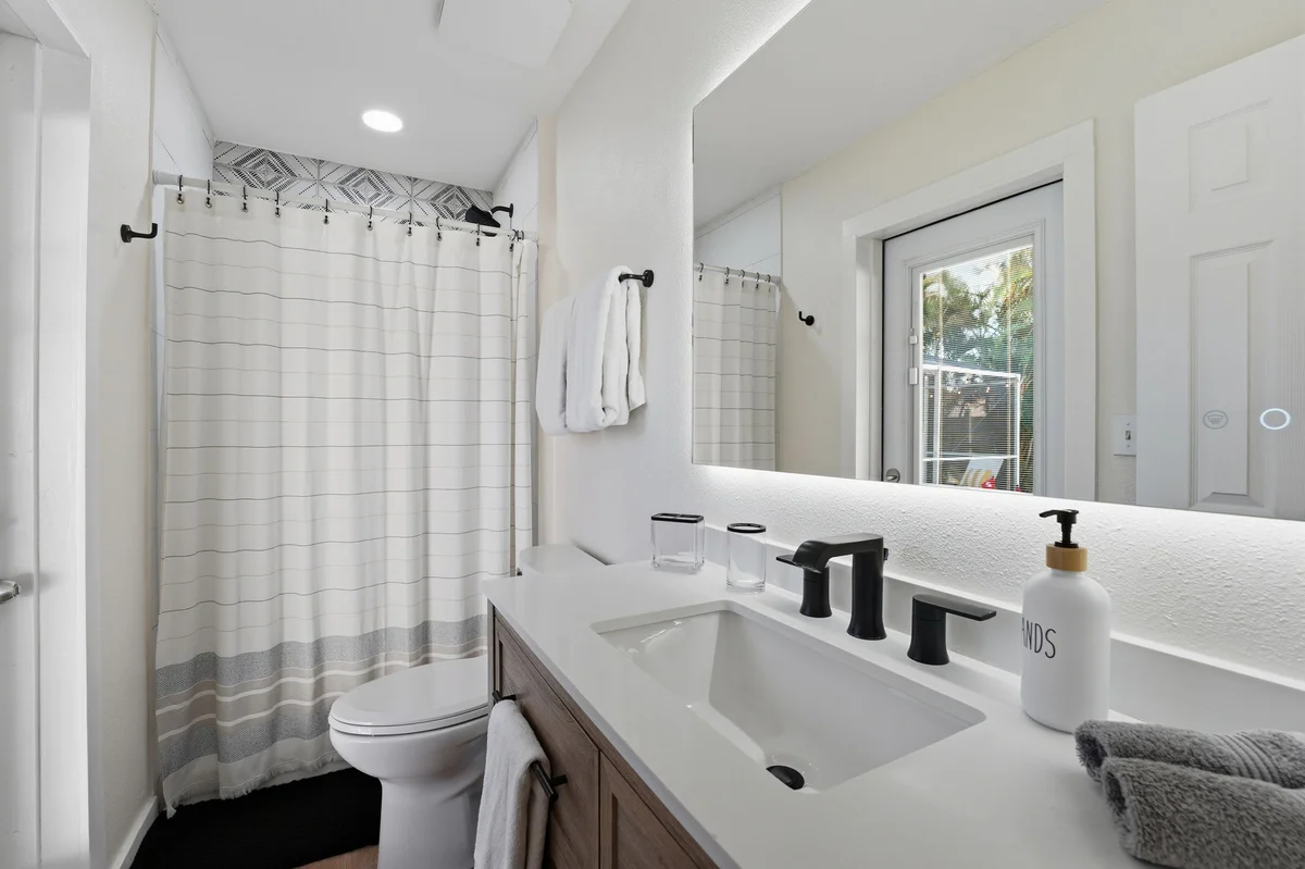 Bathroom image 1