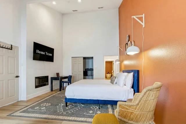 Bedroom image 1