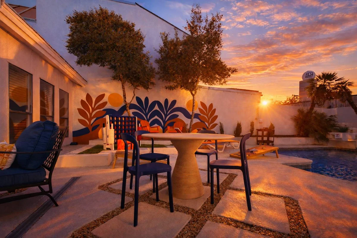 Outdoor Oasis, Poolside Movie Nights property photo 3