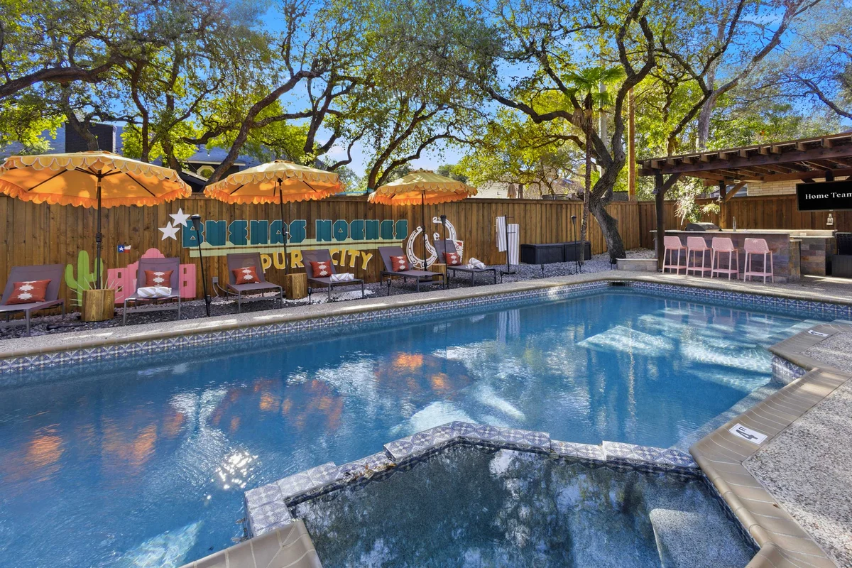 Home in San Antonio property photo 2