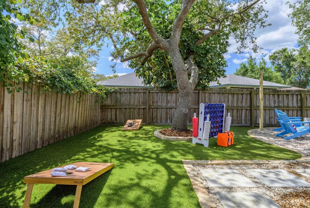 Home in Largo property photo 2