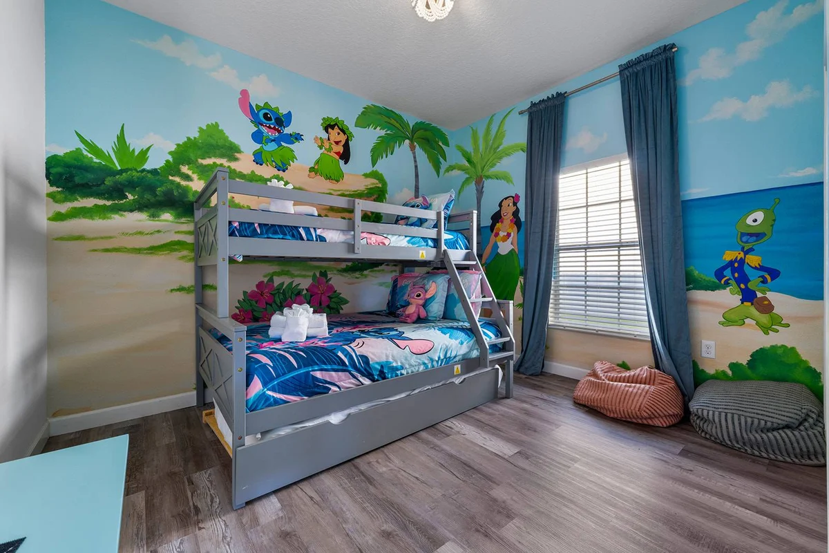 Home in Four Corners property photo 3